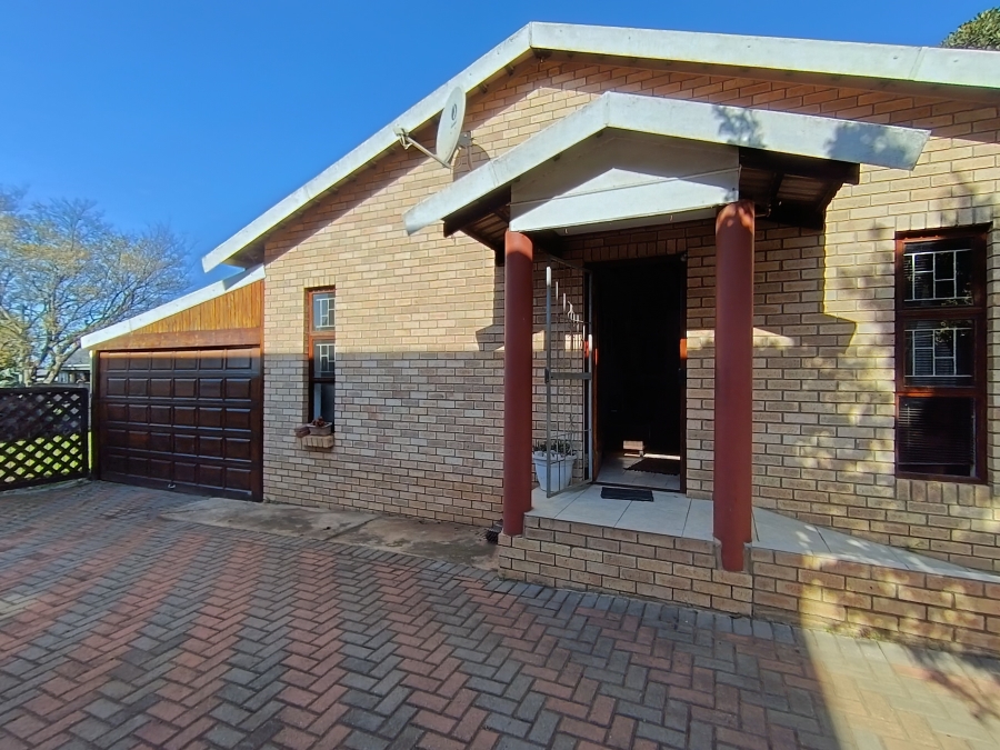 3 Bedroom Property for Sale in C Place Eastern Cape